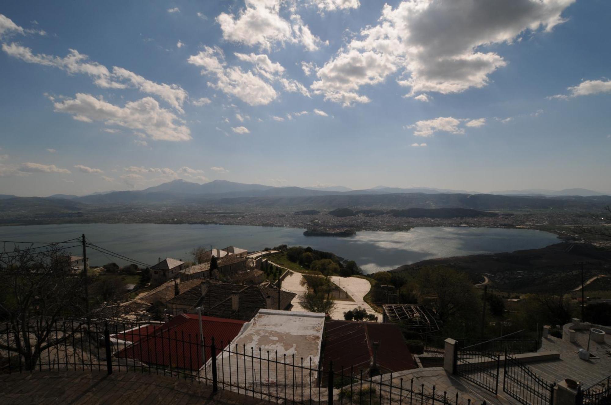 Horizon Hotel Ioannina Exterior photo